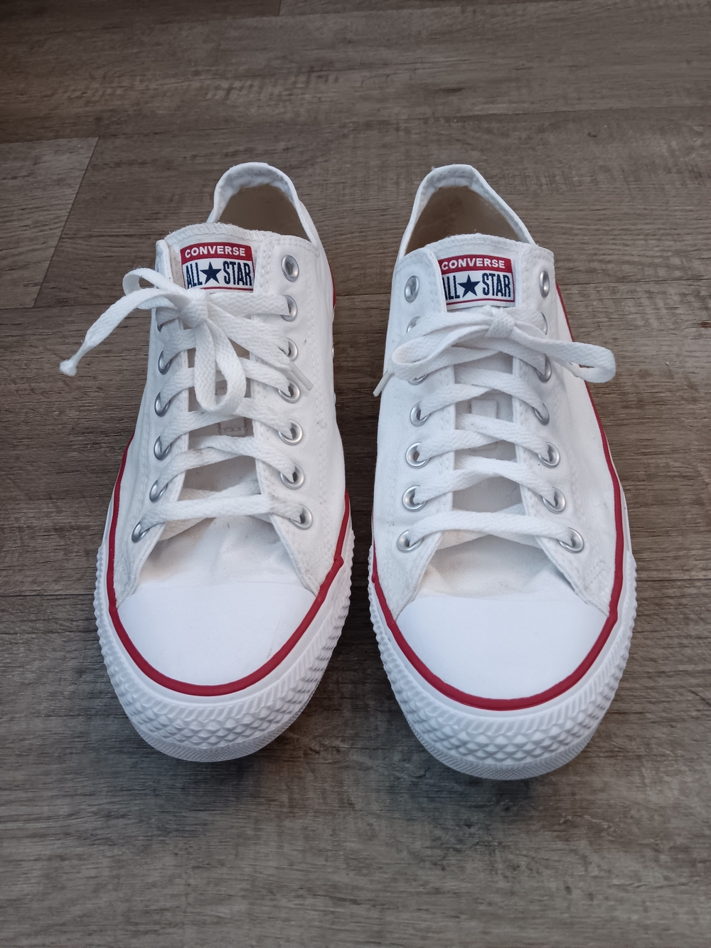 White Converse All Star Low Sneakers Men’s Size 11/ Women's Size 13